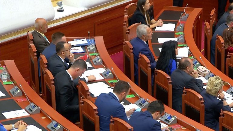 SISTEM PROPORCIONAL ME LISTA TË HAPURA/ 6 deputetë të opozitës së re gati draftin për Reformën Zgjedhore