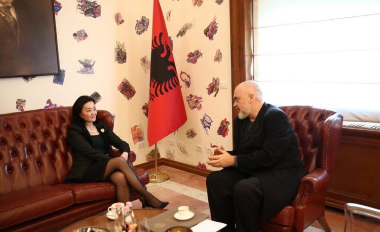 TAKIMI ME AMBASADOREN E SHBA-SË/ Rama jep lajmin: Koinçidencë e bukur mbledhja e mëpastajme e qeverisë, miratuam…