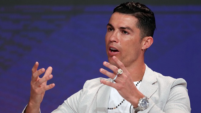 ME AR DHE DIAMANTE/ Rolex-i gjysmë milion euro i Ronaldos shkakton polemika
