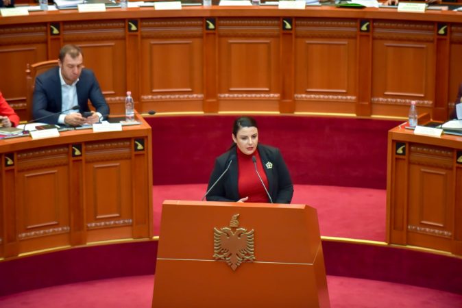 BALLUKU NË KUVEND/ “Tërmeti i 26 nëntorit tregoi se duhet ndërhyrje urgjente në sistemin e ndërtimit”