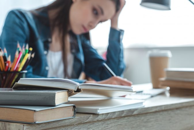 TESTIMI GLOBAL I DIJEVE/ Vajzat shqiptare lënë pas djemtë në literaturë, matematikë dhe shkencë