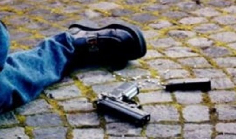 TË SHTËNA ME ARMË NË GJIROKASTËR/ Plagoset një person