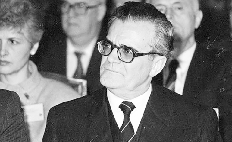 DOSIER/ Letra e ’89-ës e presidentit Mitterand, që ftoi Kadarenë dhe 35 kryetar shtetesh, dhe “harroi” Ramiz Alinë