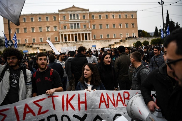 “JU LUTEM KTHEHUNI”/ Greqia ju bën kërkesë të rinjve që janë larguar nga atdheu