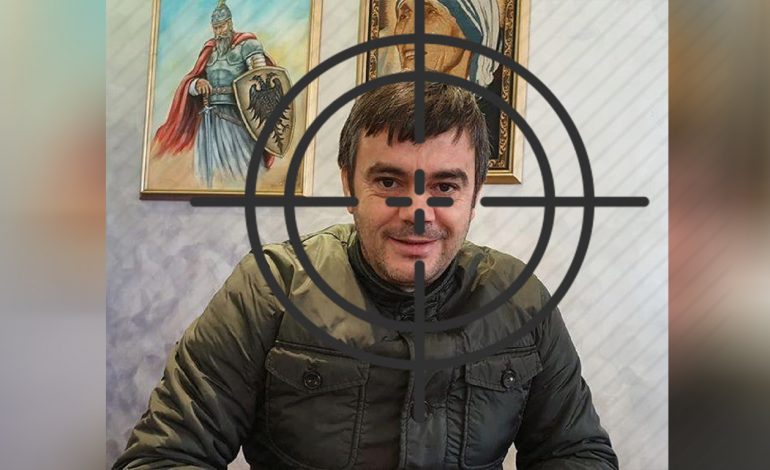 VRASJA E KASTRIOT REÇIT/ Autori hyri i veshur si burrë, doli si grua. Me flokë bisht e fustan. Çfarë filmuan kamerat