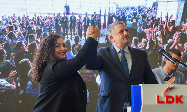 PËRFUNDON AFATI NGA LDK PËR KOALICIONIN/ Vjosa Osmani nuk kërkon parlamentarin, Veliu: I qëndrojmë ofertës
