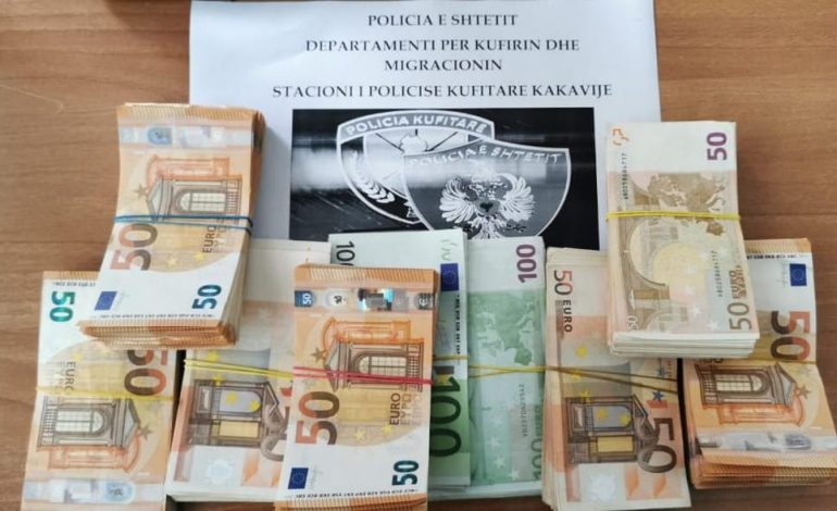 NË DREJTIM TË GREQISË/ Kapet “mat” 38-vjeçari, i sekuestrohen 41000 euro