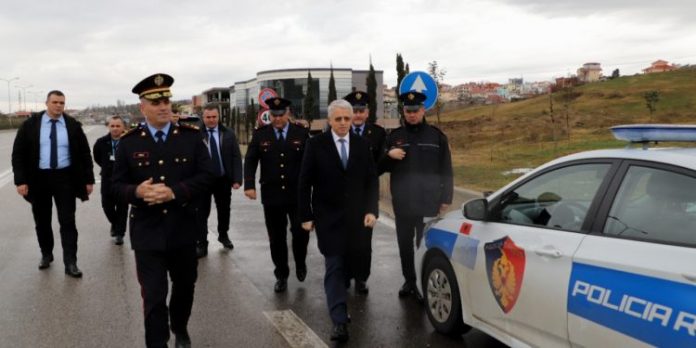 “2020 VITI I SIGURISË RRUGORE”/ Lleshaj në autostradën Tiranë-Elbasan. Ashpërsohen masat për shkelësit