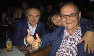 “PUSHO MOJ, NA LËR TË FLASIM”/ Tit Vasili sherr të fortë me Rudina Hajdarin: Mos bëj zhurmuesen! Edhe ti…