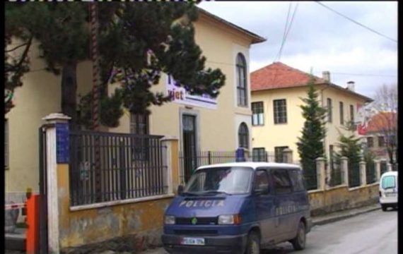 GRABITJE DHE PLAGOSJE E RËNDË/ Kush janë dy të arrestuarit në Korçë (EMRAT)