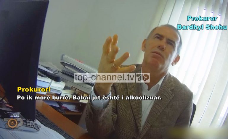 U RRAH ME BABAIN DHE U HARRUA NË BURG/ Prokurori “këshillon” të riun nga Laçi: Kërko azil, largohu që…
