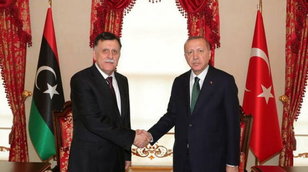 “DO I JAPIM NJË MËSIM”/ Erdogan: Po çojmë ushtarët tanë në Libi për të mbrojtur qeverinë…