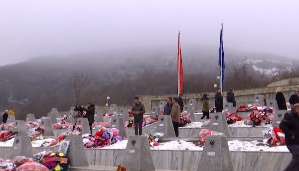“KUFOMA E PARË ISHTE PA KOKË”/ Rrëfimi shokues i dy infermiereve që ekzaminuan trupat e masakruar në Reçak