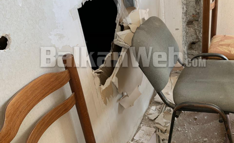 GRABITET TELEVIZIONI NË PEQIN/ Autorët shkatërrojnë studion dhe vjedhin televizorët (FOTO)