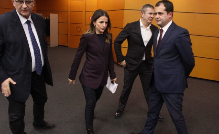 REPLIKAT/ Rudina Hajdari: Nëse flisni për moral ju, unë ngrihem e iki. Tit Vasili: Kam lindur para teje unë