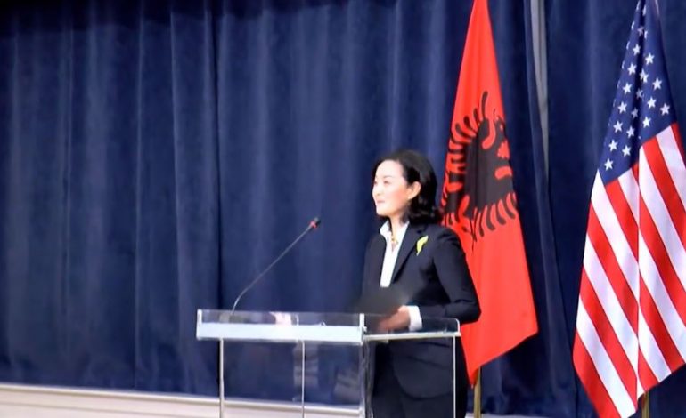 “THELBËSORE DREJTËSIA”/ Yuri Kim: E di që 9 ditë kam tingëlluar si megafon i prishur por…