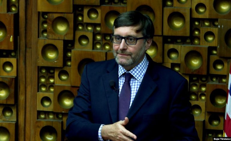 “KE KA DËSHTUAR T’I NDAJË DATËN SHQIPËRISË”/ Palmer: Rusia e do Ballkanin të jetë i përçarë me një element kaosi në të