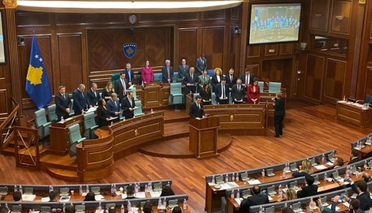PËR HERË TË PARË NË HISTORI/ Dy gra në krye të Kuvendit të Kosovës