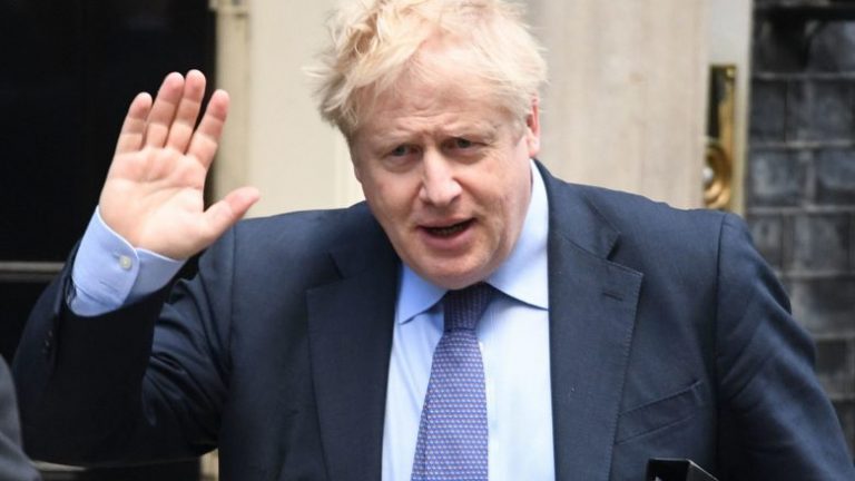 “TËRMET” NË QEVERINË BRITANIKE/ Boris Johnson shkarkon tetë ministra, kancelari Sajid Javid jep dorëheqje