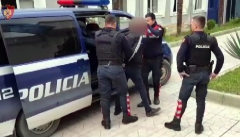 DHUNUAN DHE I VODHËN 200 EURO MAROKENIT/ Arrestohen flagrancë dy të rinj në Tiranë