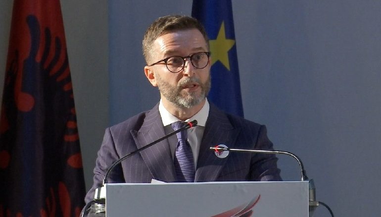 1.15 MILIARDË EURO FONDE/ Braçe mesazh të prekurve nga tërmeti: Janë paratë tuaja, s’do lejojmë abuzime