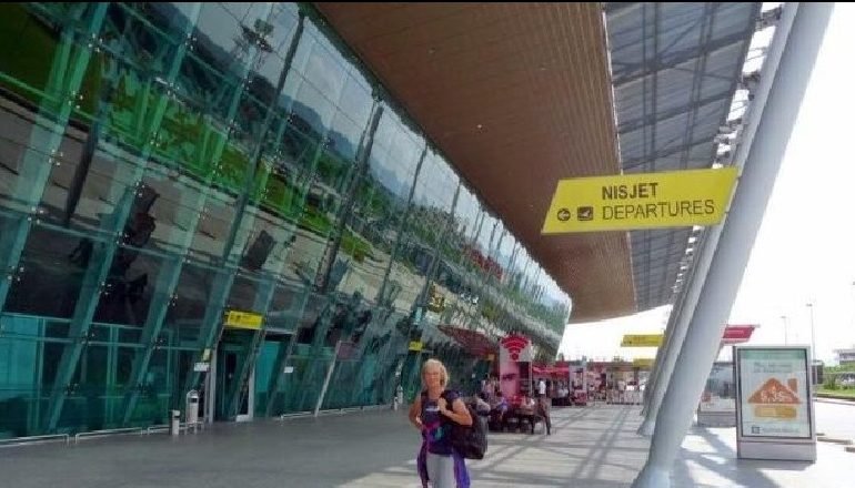DOLI NGA BE/ Aviacioni Civil sqaron se çfarë do të ndodhë me fluturimet e shqiptarëve drejt Britanisë së Madhe