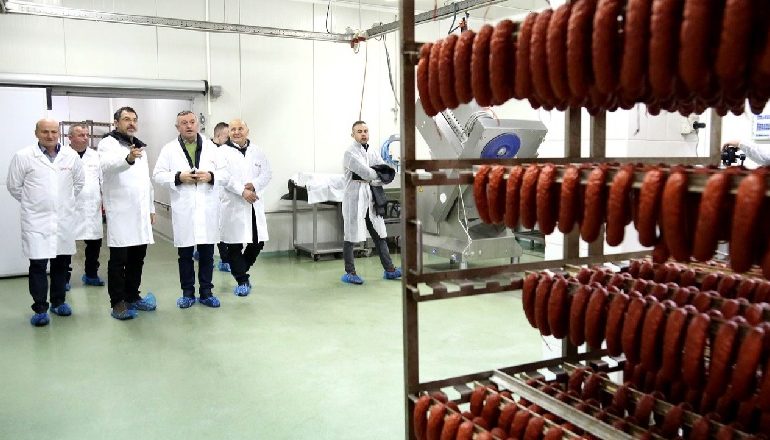LIGJI PËR USHQIMIN DHE SHËRBIMIN VETERINAR/ Çuçi: Reformim tërësor për AKU-në, garantojmë sigurinë…