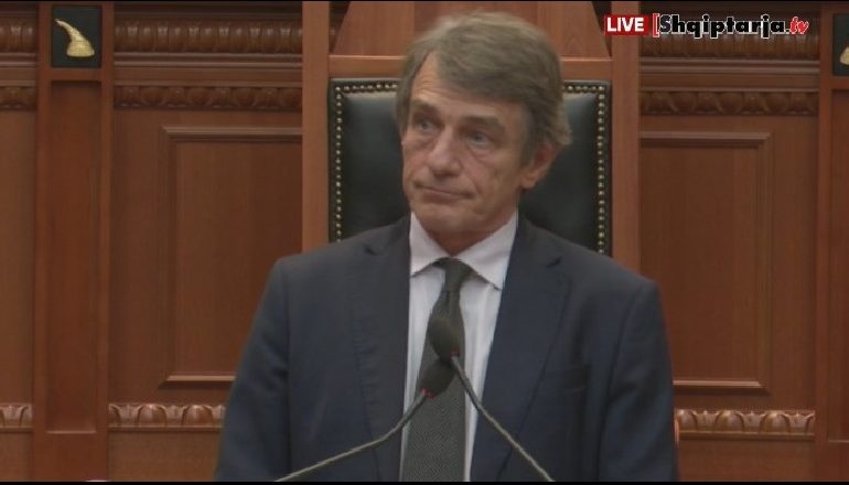 SASSOLI THIRRJE NGA FLOTORJA E KUVENDIT/ ‘Basti’ ynë, përshtatja e modeleve të zhillimit. Krenarë që Shqipëria synon BE pa një plan ‘B’
