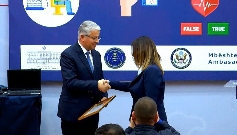 GATI EKSPERTËT PËR MAKINËN E SË VËRTETËS/ Lleshaj: Poligrafin do e kalojnë edhe policët, do doja ta nisja nga vetja
