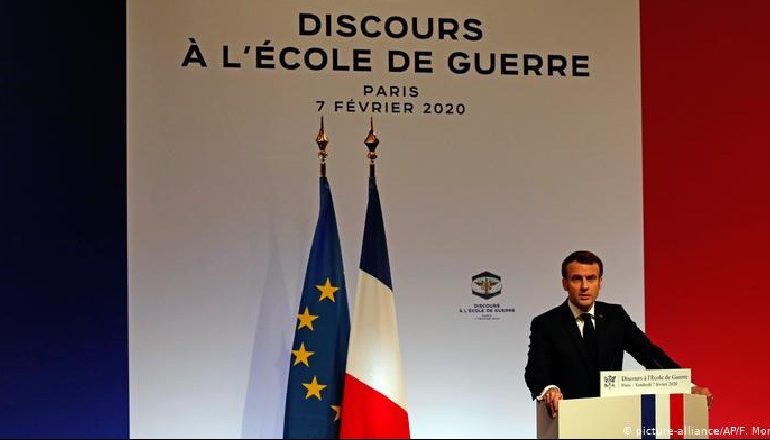 “EVROPIANËT NUK MUND TË JENË THJESHT SPEKTATORË”/ Macron nuk dëshiron të ndajë arsenalin bërthamor me të tjerët