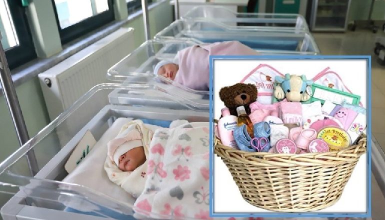 PËR ÇDO BEBE TË PORSALINDUR/ Ja si duket dhe çfarë përmban shporta e re për foshnjat (FOTO)