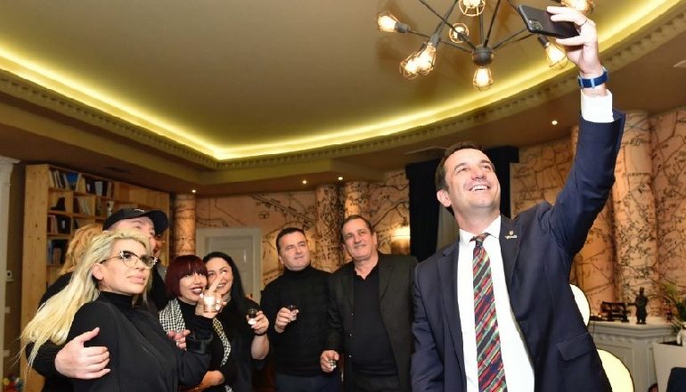 ME RASTIN E 100-VJETORIT/ Veliaj: Në 11 shkurt ju presim në koncert për aheng, raki dhe dolli
