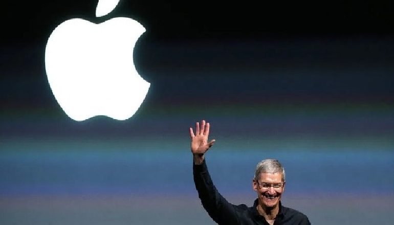 “APPLE” GJOBITET ME 25 MILION EURO/ Nuk informoi për ngadalësimin e përdorimit të celularëve