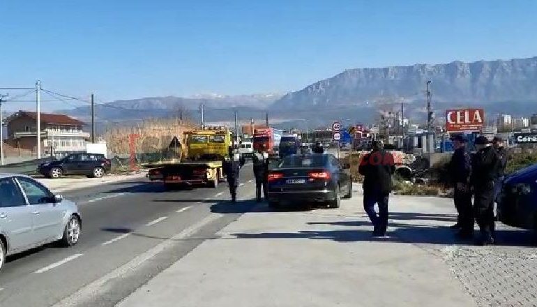 KONTROLLE TË SHUMTA NË KRUJË E KURBIN/ Policia dhe FNSH kalojnë në “skaner” makinat luksoze
