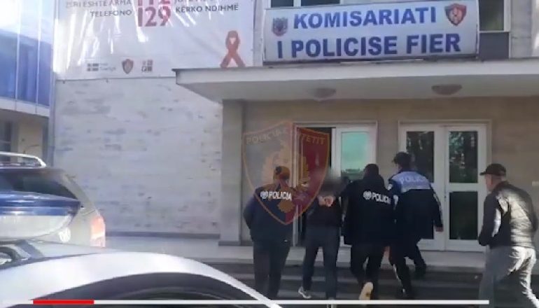 I DEHUR NË TIMON/ Efektivi i FNSH i futet në oborrin e shtëpisë një 70-vjeçari, e plagos në dorë me armën e shërbimit