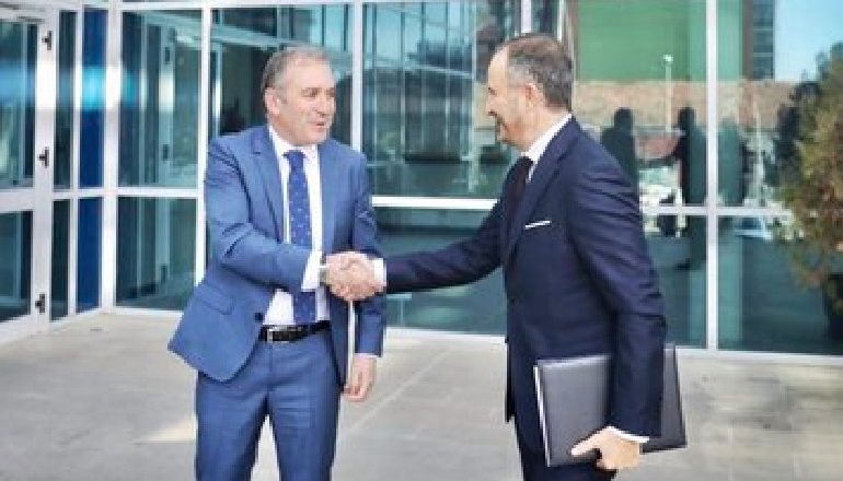 AMBASADORI SORECA TAKIM ME KREUN E SPAK/ Arben Kraja: Folëm për zbatimin e ligjit të ri dhe për masat parandaluese