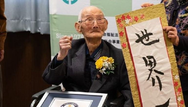 “BURRI MË I VJETËR NË BOTË”/ Japonezi 112- vjeçar merr rekordin Guiness (FOTO)