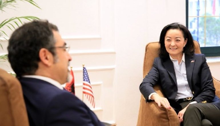 RRITEN ME 26% EKSPORTET E SHQIPËRISË ME SHBA-NË/ Yuri Kim: Duhet më shumë mundësi për të dyja vendet