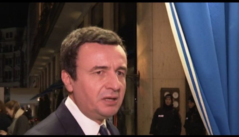 “NUK E QUAJ TAKIM PJESËMARRJEN NË TRYEZË…”/ Kurti: Vuçiçi u acaru për shkak të asaj që thashë