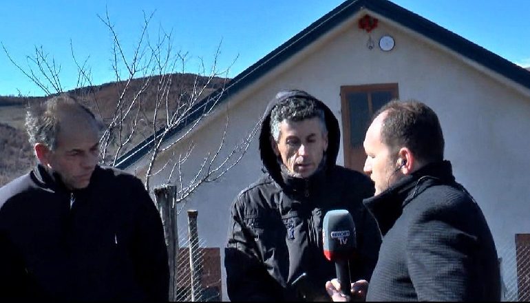 VDIQËN NGA ASFIKSIA E GAZIT NË BULQIZË/ Kushërinjtë e 45-vjeçares: U gjetën nga kunata, u shqetësua se djali nuk doli për në shkollë (VIDEO)