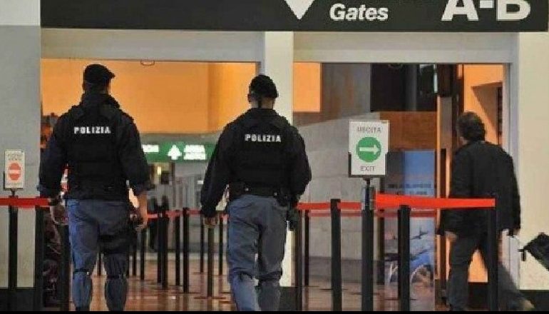 SYNONIN ANGLINË/ Arrestohen dy vajza shqiptare me dokumente false në Itali