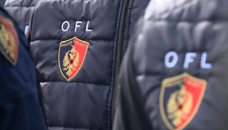 OFL BLLOKON 6 MAKINA LUKSOZE NË VLORË/ Pritet verifikimi i dokumentacionit dhe burimi i pasurisë