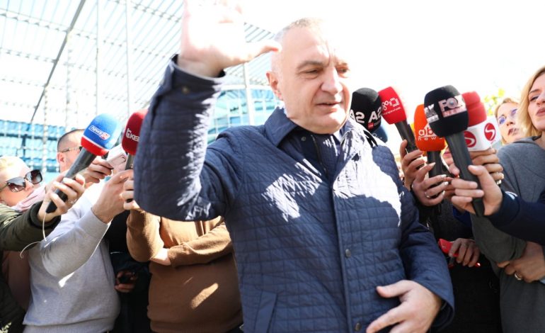 KOMPETENCAT NUK I KA, POR NUK NDALET/ Meta: Nëse ma kërkojnë qytetarët, do ta shpërndaj Parlamentin