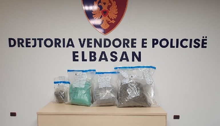 SEKUESTROHEN 13 KG KANABIS NË DY MAKINA/ Arrestohen tre të rinjtë në Gramsh