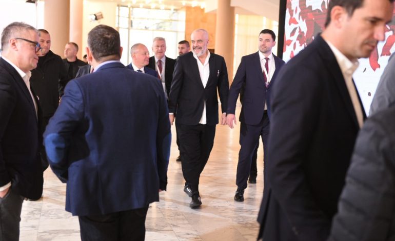 NGA RAMA, RUÇI E VELIAJ/ Ja si nisi dita e dytë e Kongresit të Partisë Socialiste (FOTOT)