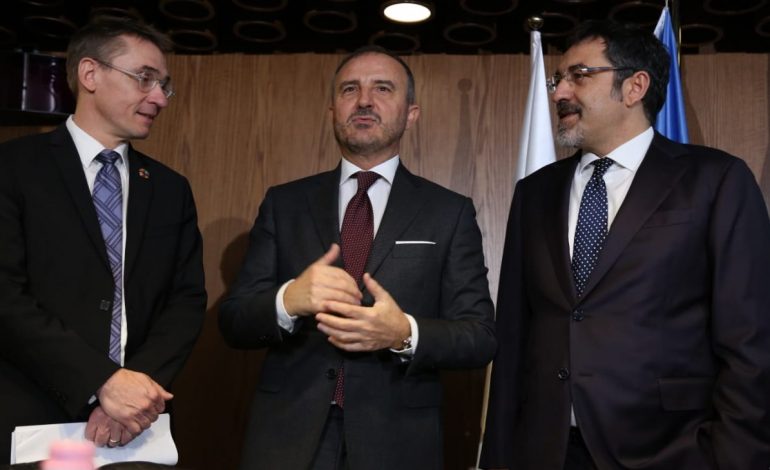FATURA E DËMIT NGA TËRMETI I 26 NËNTORIT/ Ambasadori i BE, Soreca: Nevojat janë mjaft të mëdha