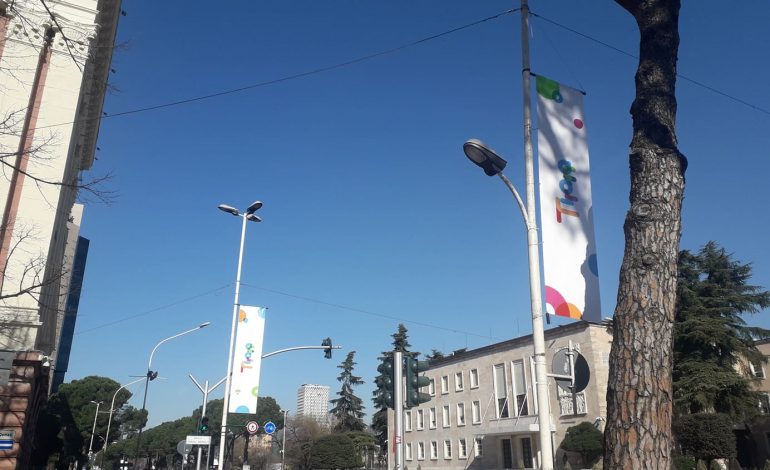 100-VJETORI I TIRANËS/ Atmosfera e veçantë në rrugët e kryeqytetit (FOTO)