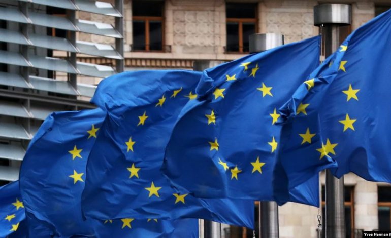 ZBUTET RRUGA E ZGJERIMIT NË BE/ Financial Times: Brukseli “merr me të mirë” Francën