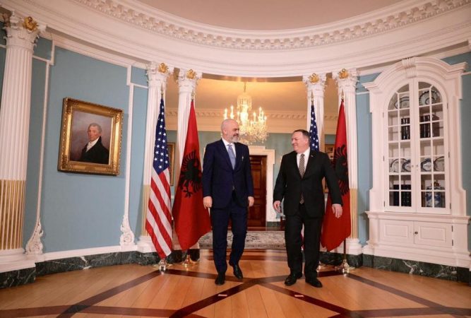 “PËR RINDËRTIMIN, PAKETËN ANTI-KÇK DHE…”/ Rama zbulon temat “e nxehta” që ka diskutuar me Sekretarin Pompeo