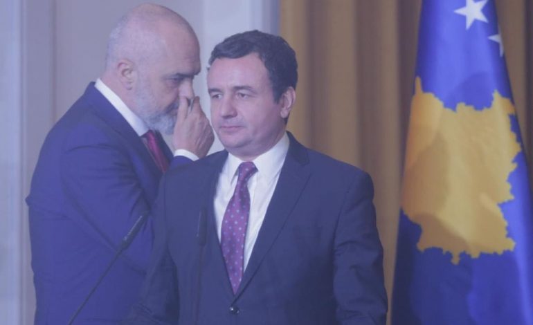 FOTO REPORTAZH/ Nga fjalët në vesh me Ramën tek buzëqeshjet me Bashën. Detajet e vizitës së Albin Kurtit në Tiranë